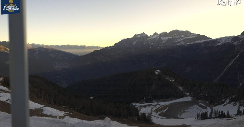 Webcam Pinzolo - Rifugio Doss del Sabion - 2100m