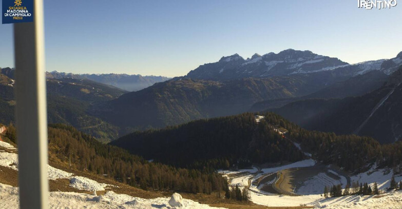 Webcam Pinzolo - Rifugio Doss del Sabion - 2100m