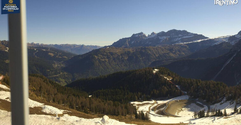 Webcam Pinzolo - Rifugio Doss del Sabion - 2100m