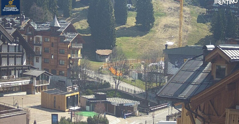 Webcam Madonna di Campiglio (Skiarea Campiglio Dolomiti di Brenta - Val di Sole Val Rendena) - Madonna di Campiglio