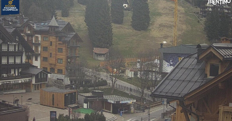 Webcam Madonna di Campiglio (Skiarea Campiglio Dolomiti di Brenta - Val di Sole Val Rendena) - Madonna di Campiglio