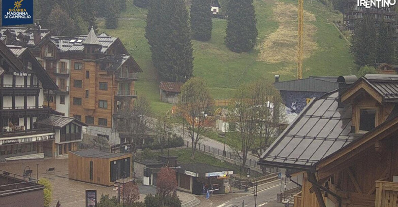 Webcam Madonna di Campiglio (Skiarea Campiglio Dolomiti di Brenta - Val di Sole Val Rendena) - Madonna di Campiglio