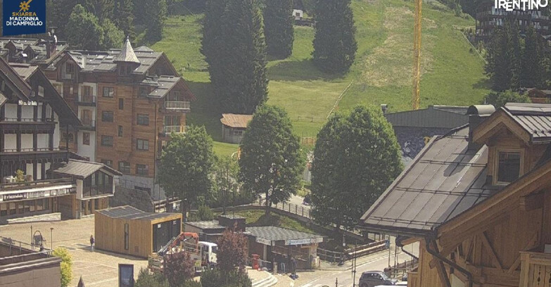 Webcam Madonna di Campiglio (Skiarea Campiglio Dolomiti di Brenta - Val di Sole Val Rendena) - Madonna di Campiglio