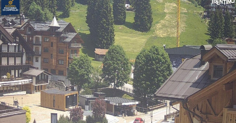 Webcam Madonna di Campiglio (Skiarea Campiglio Dolomiti di Brenta - Val di Sole Val Rendena) - Madonna di Campiglio