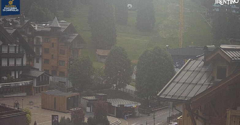 Webcam Madonna di Campiglio (Skiarea Campiglio Dolomiti di Brenta - Val di Sole Val Rendena) - Madonna di Campiglio