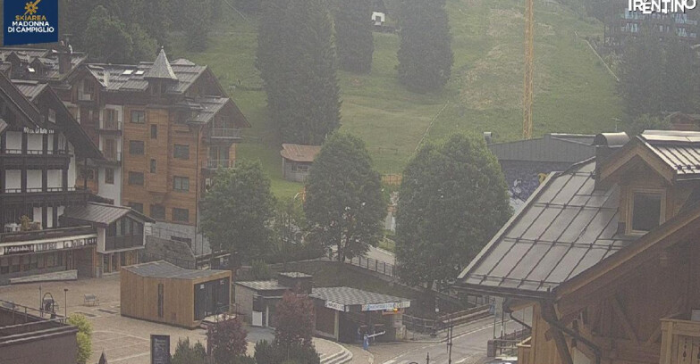 Webcam Madonna di Campiglio (Skiarea Campiglio Dolomiti di Brenta - Val di Sole Val Rendena) - Madonna di Campiglio
