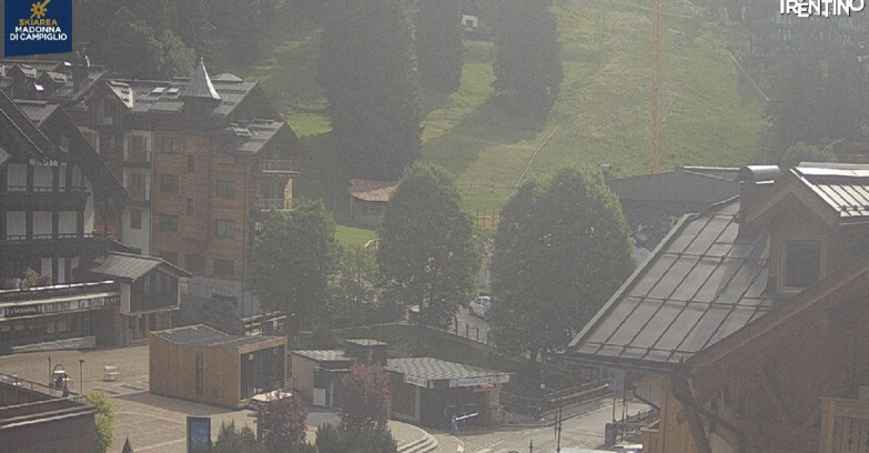 Webcam Madonna di Campiglio (Skiarea Campiglio Dolomiti di Brenta - Val di Sole Val Rendena) - Madonna di Campiglio