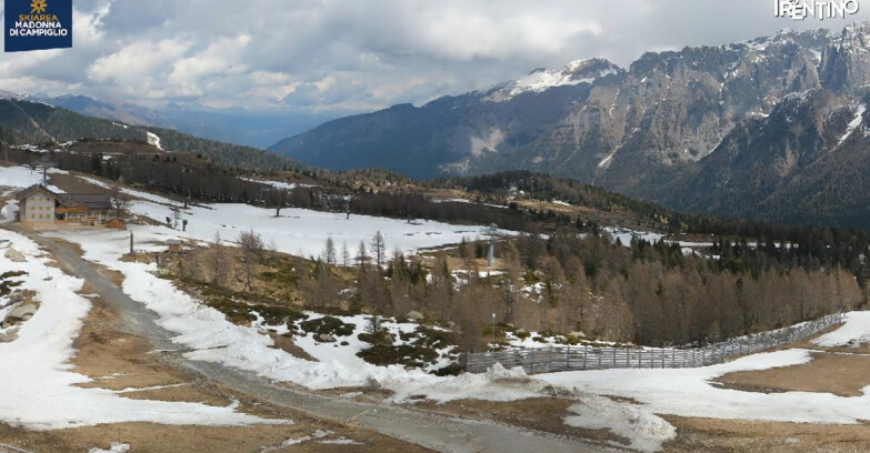 Webcam Madonna di Campiglio (Skiarea Campiglio Dolomiti di Brenta - Val di Sole Val Rendena) - Rifugio Viviani