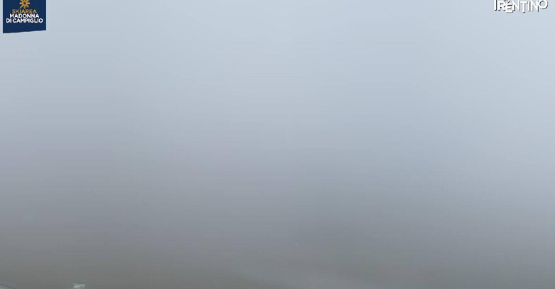 Webcam Madonna di Campiglio (Skiarea Campiglio Dolomiti di Brenta - Val di Sole Val Rendena) - Rifugio Viviani