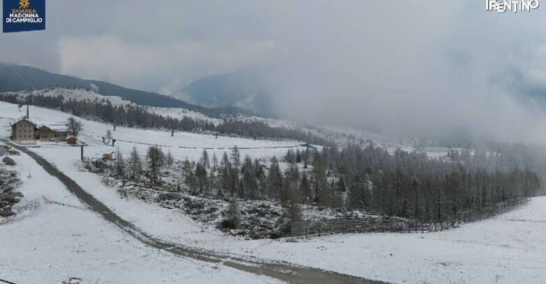 Webcam Madonna di Campiglio (Skiarea Campiglio Dolomiti di Brenta - Val di Sole Val Rendena) - Rifugio Viviani