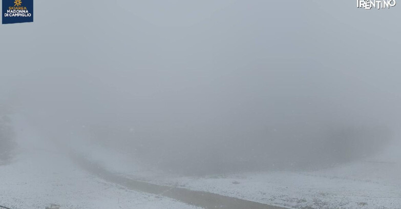 Webcam Madonna di Campiglio (Skiarea Campiglio Dolomiti di Brenta - Val di Sole Val Rendena) - Rifugio Viviani