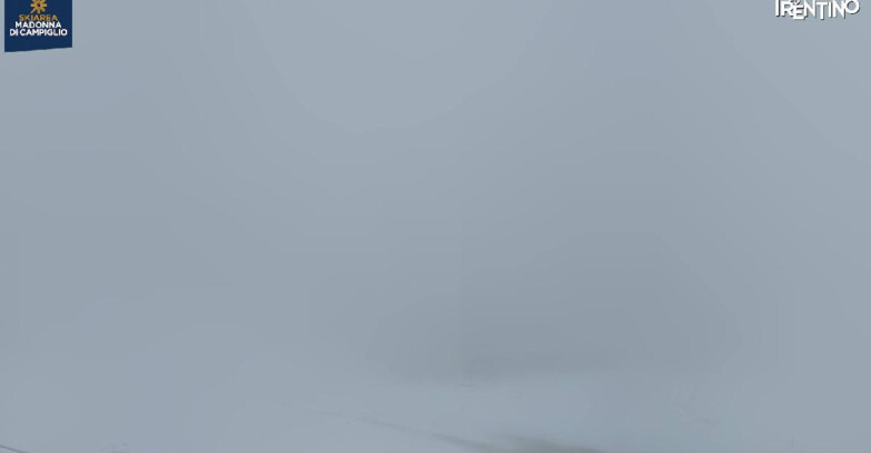 Webcam Madonna di Campiglio (Skiarea Campiglio Dolomiti di Brenta - Val di Sole Val Rendena) - Rifugio Viviani