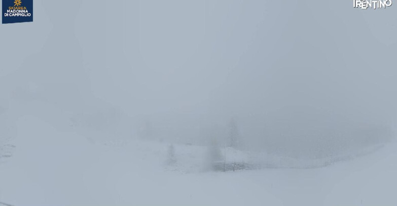 Webcam Madonna di Campiglio (Skiarea Campiglio Dolomiti di Brenta - Val di Sole Val Rendena) - Rifugio Viviani