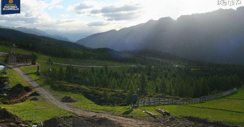 Webcam Madonna di Campiglio - Campiglio Rifugio Viviani 