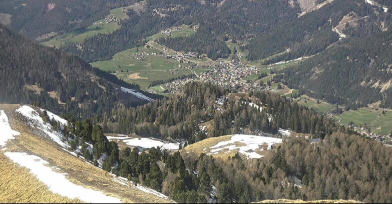Webcam Pozza di Fassa-Aloch-Buffaure  - Sasso Lungo e Sasso Piatto visti da Buffaure