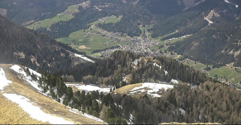 Webcam Pozza di Fassa-Aloch-Buffaure  - Sasso Lungo e Sasso Piatto visti da Buffaure