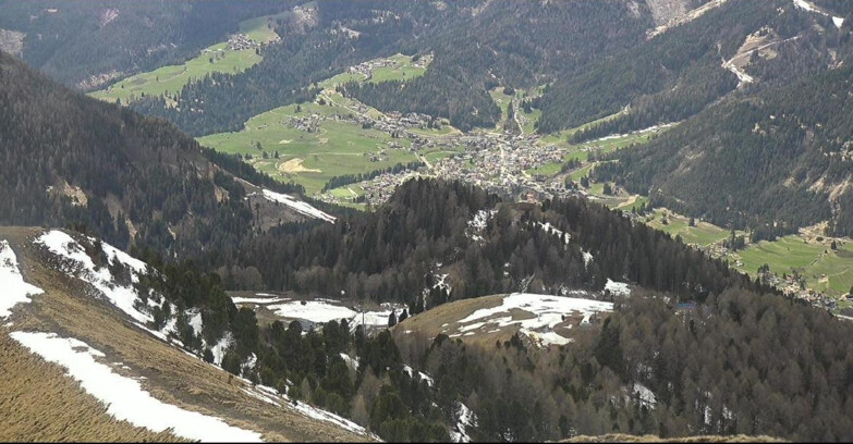 Webcam Pozza di Fassa-Aloch-Buffaure  - Sasso Lungo e Sasso Piatto visti da Buffaure