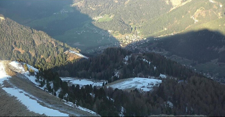 Webcam Pozza di Fassa-Aloch-Buffaure - Sasso Lungo e Sasso Piatto visti da Buffaure