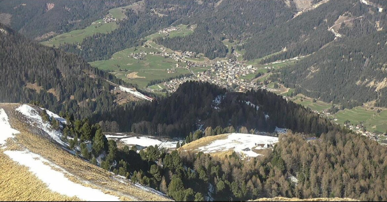 Webcam Pozza di Fassa-Aloch-Buffaure  - Sasso Lungo e Sasso Piatto visti da Buffaure