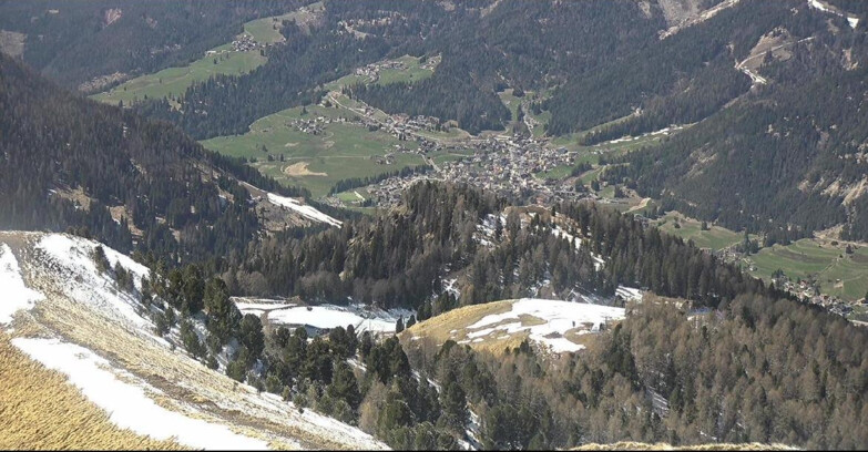 Webcam Pozza di Fassa-Aloch-Buffaure  - Sasso Lungo e Sasso Piatto visti da Buffaure