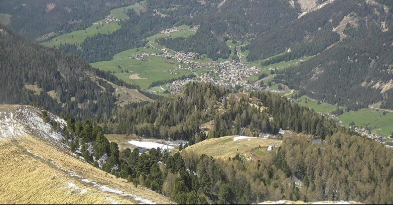 Webcam Pozza di Fassa-Aloch-Buffaure - Sasso Lungo e Sasso Piatto visti da Buffaure