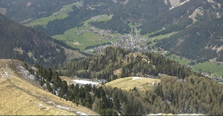 Webcam Pozza di Fassa-Aloch-Buffaure - Sasso Lungo e Sasso Piatto visti da Buffaure