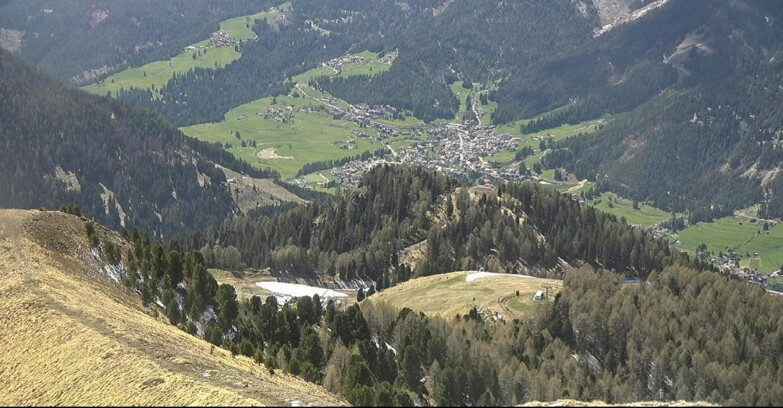 Webcam Pozza di Fassa-Aloch-Buffaure - Sasso Lungo e Sasso Piatto visti da Buffaure