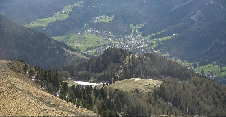Webcam Pozza di Fassa-Aloch-Buffaure - Sasso Lungo e Sasso Piatto visti da Buffaure