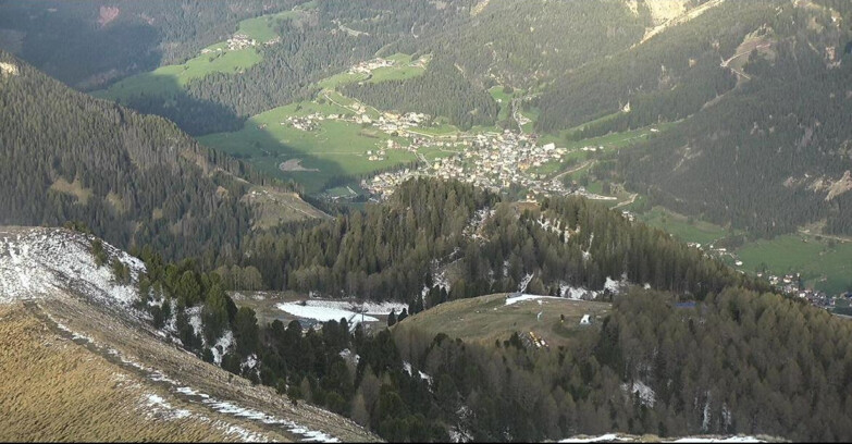Webcam Pozza di Fassa-Aloch-Buffaure - Sasso Lungo e Sasso Piatto visti da Buffaure