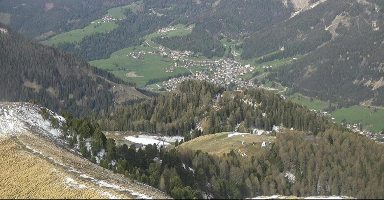 Webcam Pozza di Fassa-Aloch-Buffaure - Sasso Lungo e Sasso Piatto visti da Buffaure