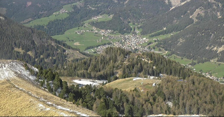 Webcam Pozza di Fassa-Aloch-Buffaure - Sasso Lungo e Sasso Piatto visti da Buffaure
