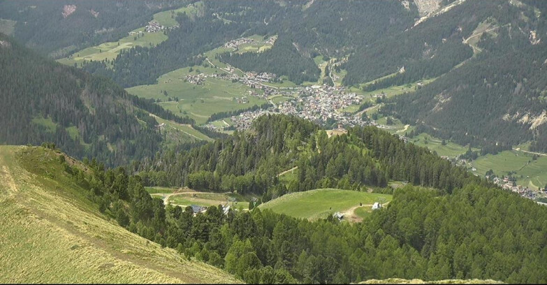 Webcam Pozza di Fassa-Aloch-Buffaure - Sasso Lungo e Sasso Piatto visti da Buffaure