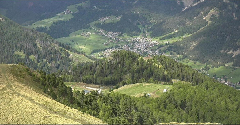 Webcam Pozza di Fassa-Aloch-Buffaure  - Sasso Lungo e Sasso Piatto visti da Buffaure