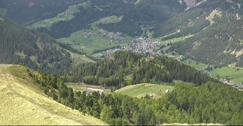 Webcam Pozza di Fassa-Aloch-Buffaure  - Sasso Lungo e Sasso Piatto visti da Buffaure