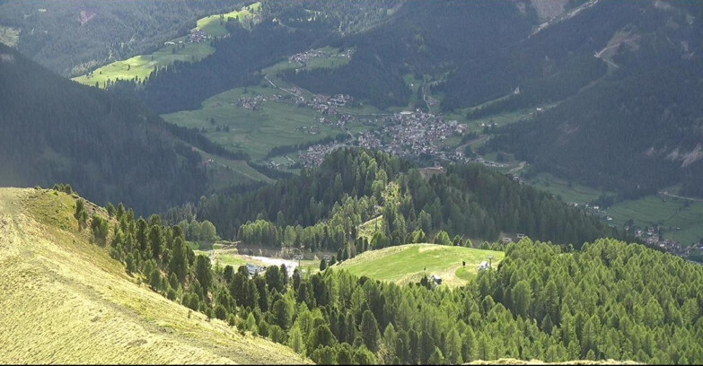 Webcam Pozza di Fassa-Aloch-Buffaure  - Sasso Lungo e Sasso Piatto visti da Buffaure