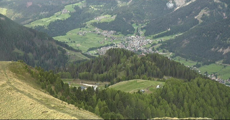 Webcam Pozza di Fassa-Aloch-Buffaure  - Sasso Lungo e Sasso Piatto visti da Buffaure