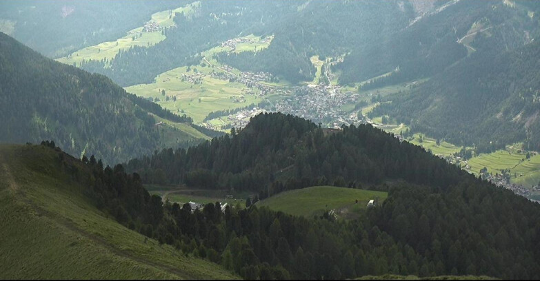 Webcam Pozza di Fassa-Aloch-Buffaure  - Sasso Lungo e Sasso Piatto visti da Buffaure