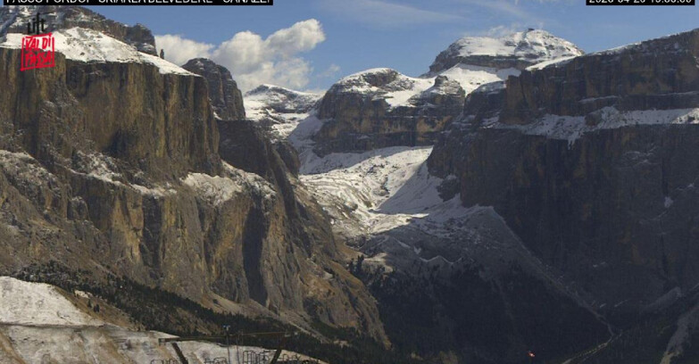 Webcam Campitello-Mazzin-Col Rodella - Canazei - Belvedere - Skiarea Belvedere