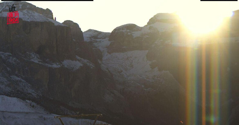 Webcam Campitello-Mazzin-Col Rodella - Canazei - Belvedere - Skiarea Belvedere