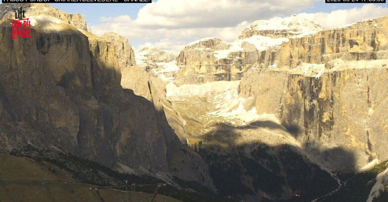 Webcam Campitello-Mazzin-Col Rodella - Canazei - Belvedere - Skiarea Belvedere