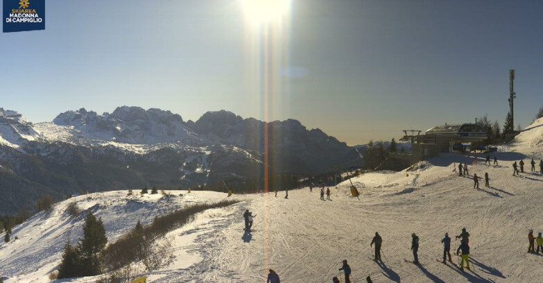 Webcam Folgarida-Marilleva  (Skiarea Campiglio Dolomiti di Brenta - Val di Sole Val Rendena) - Seggiovia Malghette 