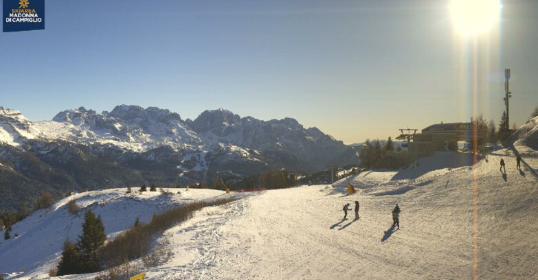 Webcam Folgarida-Marilleva  (Skiarea Campiglio Dolomiti di Brenta - Val di Sole Val Rendena) - Seggiovia Malghette 