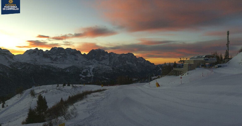 Webcam Folgarida-Marilleva  (Skiarea Campiglio Dolomiti di Brenta - Val di Sole Val Rendena) - Seggiovia Malghette 