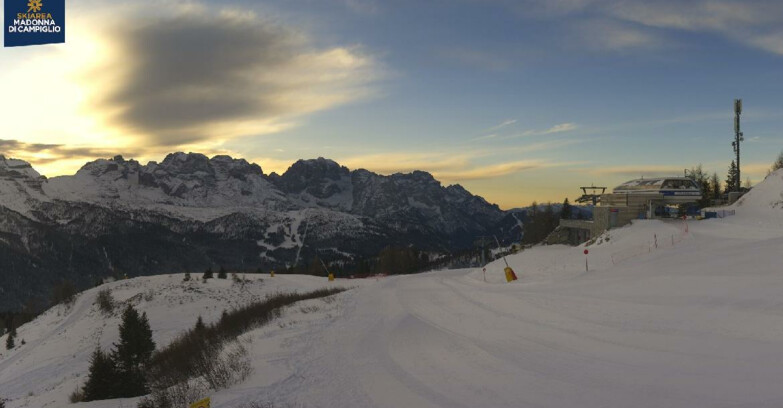 Webcam Folgarida-Marilleva  (Skiarea Campiglio Dolomiti di Brenta - Val di Sole Val Rendena) - Seggiovia Malghette 