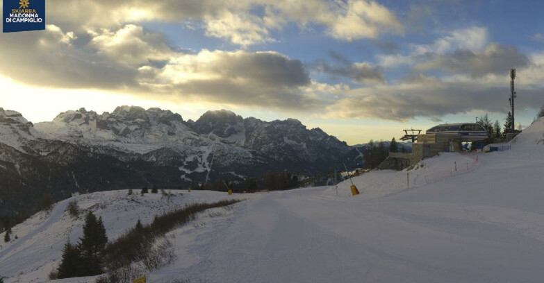 Webcam Folgarida-Marilleva  (Skiarea Campiglio Dolomiti di Brenta - Val di Sole Val Rendena) - Seggiovia Malghette 