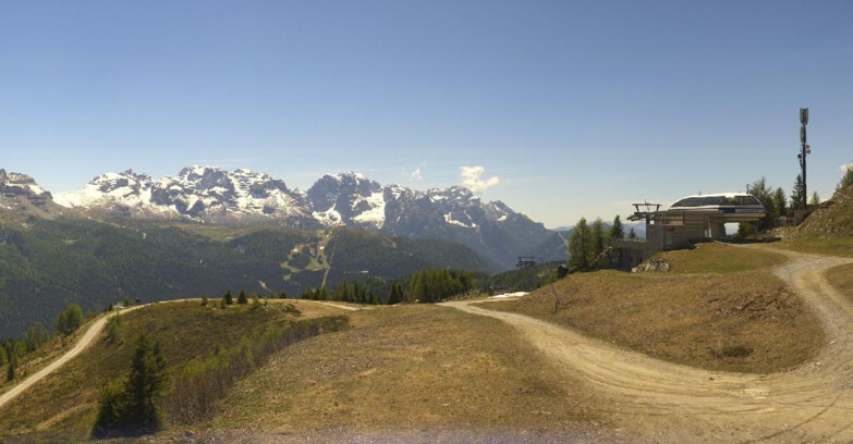 Webcam Folgarida-Marilleva  (Skiarea Campiglio Dolomiti di Brenta - Val di Sole Val Rendena) - Seggiovia Malghette 