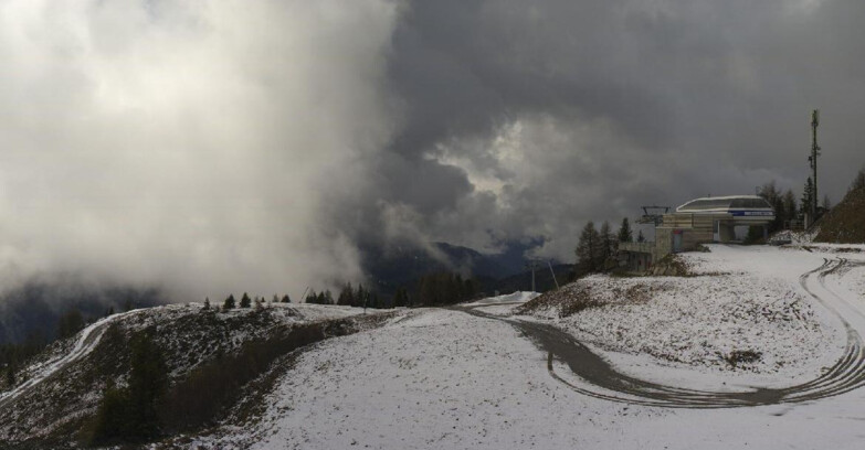 Webcam Folgarida-Marilleva  (Skiarea Campiglio Dolomiti di Brenta - Val di Sole Val Rendena) - Seggiovia Malghette 