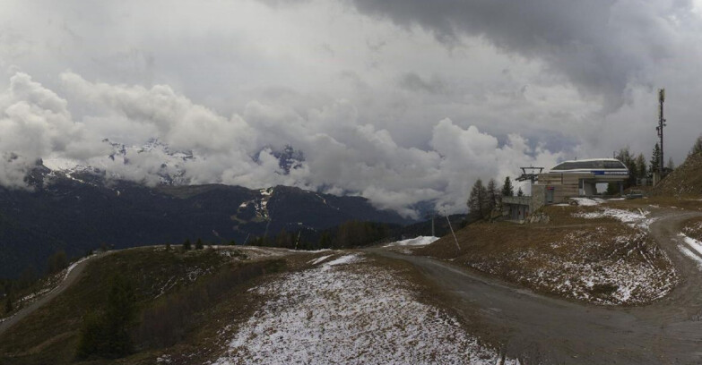Webcam Folgarida-Marilleva  (Skiarea Campiglio Dolomiti di Brenta - Val di Sole Val Rendena) - Seggiovia Malghette 