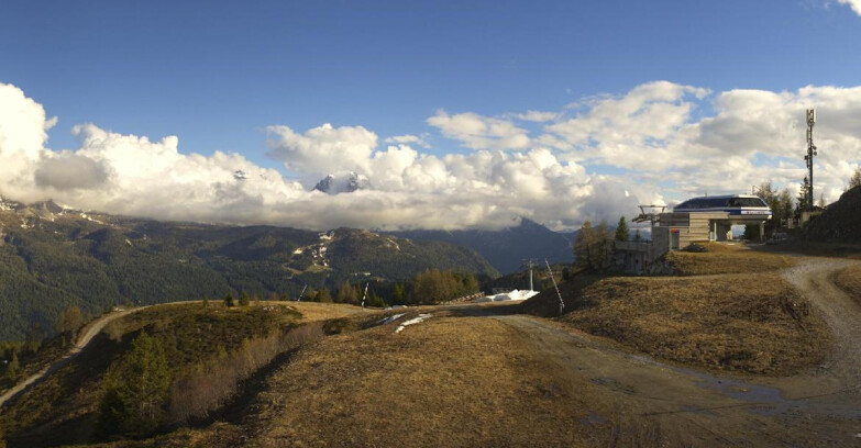Webcam Folgarida-Marilleva  (Skiarea Campiglio Dolomiti di Brenta - Val di Sole Val Rendena) - Seggiovia Malghette 