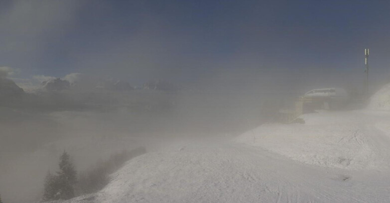 Webcam Folgarida-Marilleva  (Skiarea Campiglio Dolomiti di Brenta - Val di Sole Val Rendena) - Seggiovia Malghette 